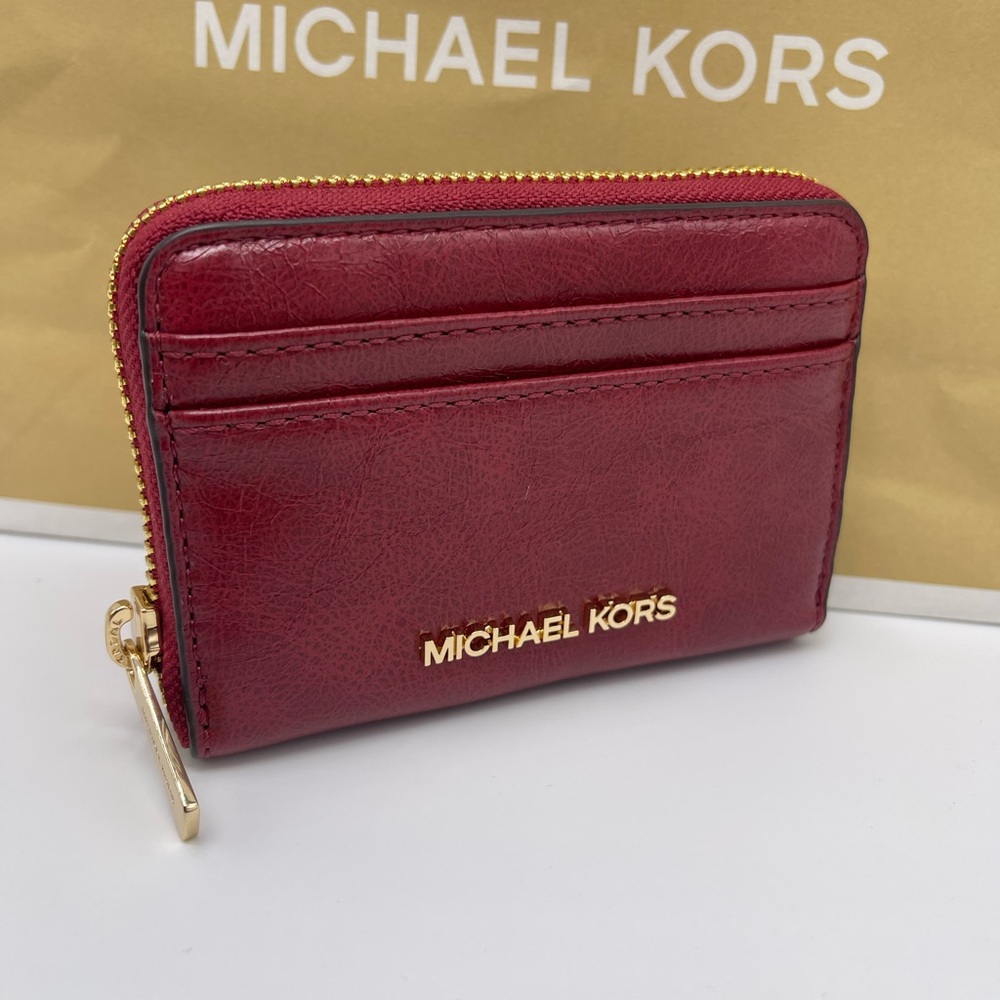 MICHAEL KORS Jet Set Medium Distressed Zip Around Card Case
Cherry 
NWT - Picture 11 of 16